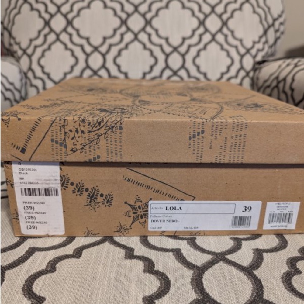 Free People Lola Lug Sole Chelsea Boots - Picture 6 of 6